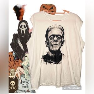 Size large distressed Frankenstein tee